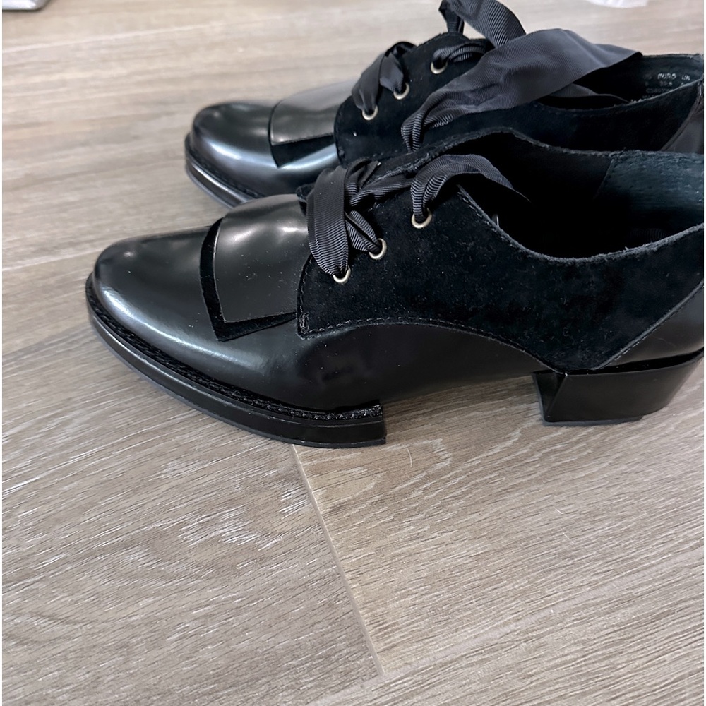 Kelsi Dagger. Like new. Size 8 1/2 oxfords.  Worn once